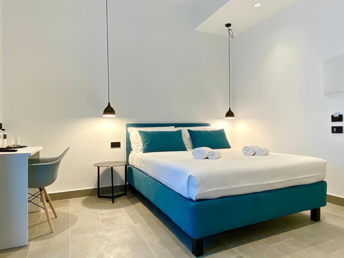 The One - Sun 'N Sea Rooms Специя Екстериор снимка