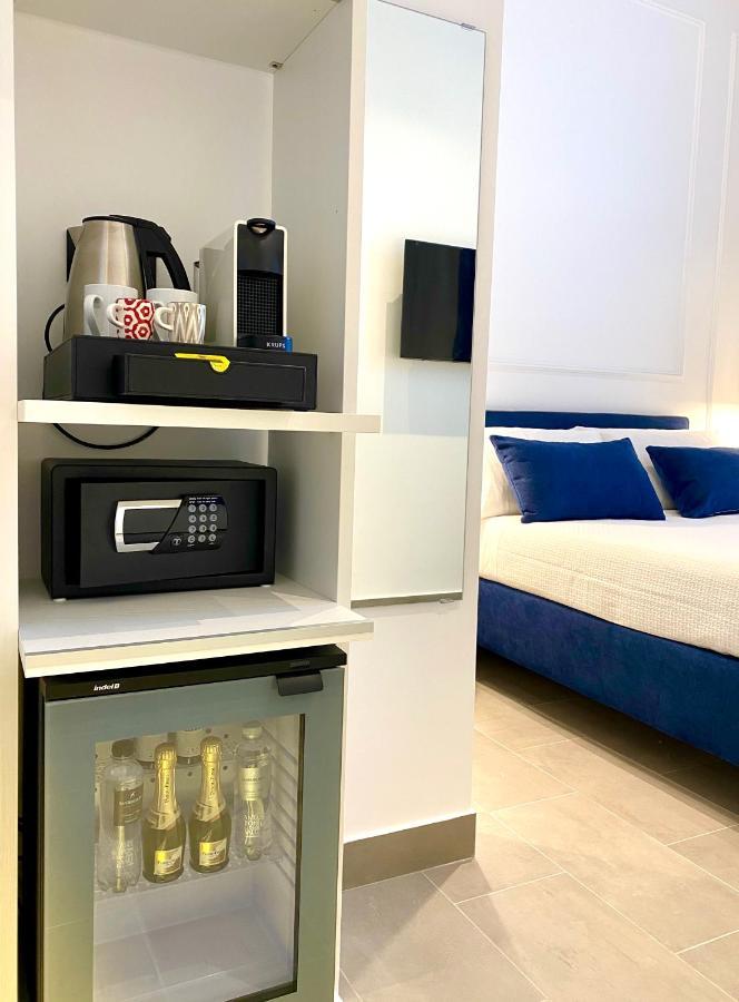 The One - Sun 'N Sea Rooms Специя Екстериор снимка