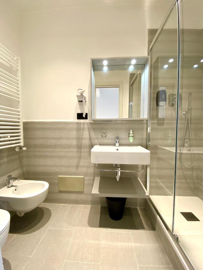 The One - Sun 'N Sea Rooms Специя Екстериор снимка