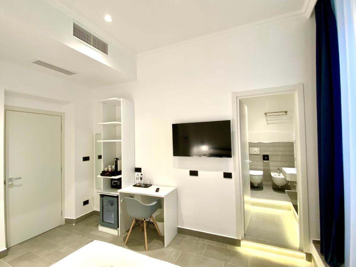 The One - Sun 'N Sea Rooms Специя Екстериор снимка