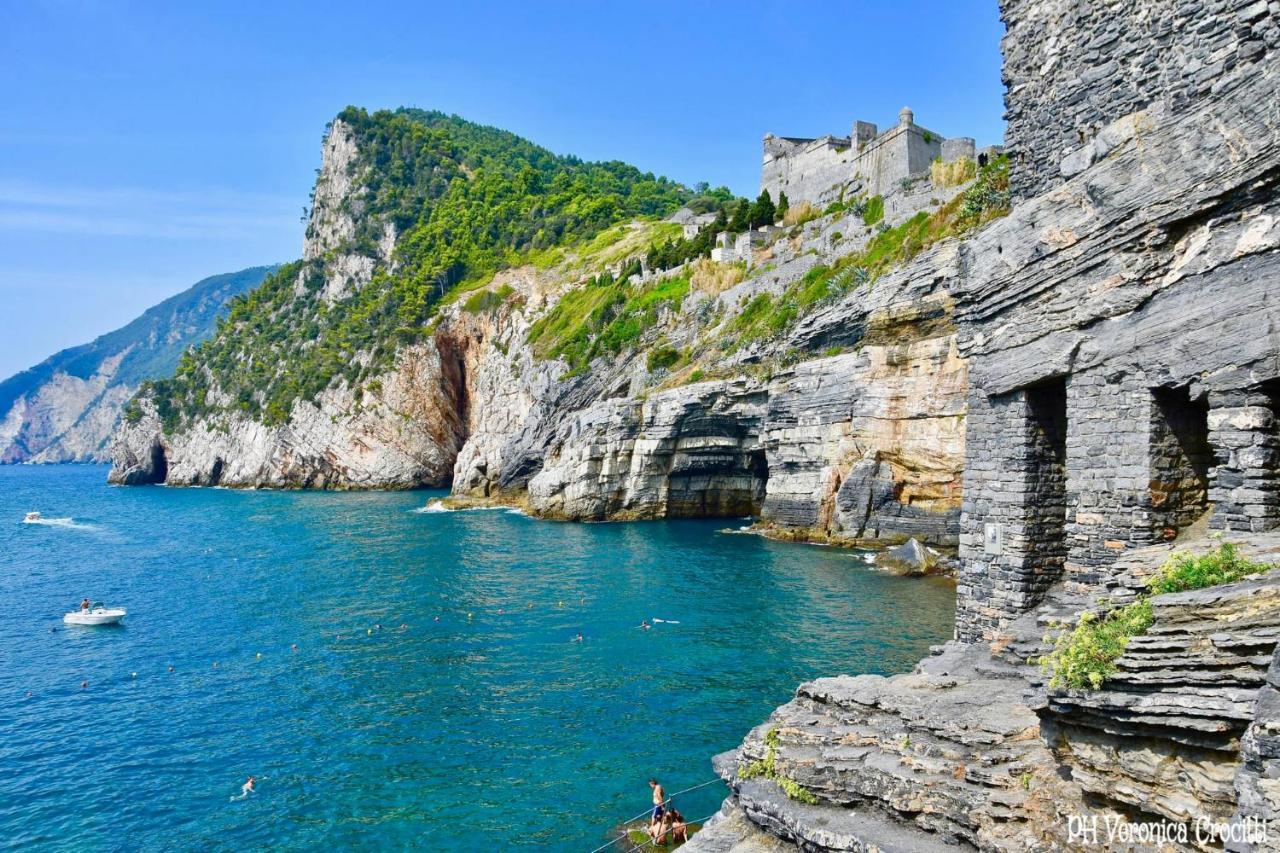 The One - Sun 'N Sea Rooms Специя Екстериор снимка